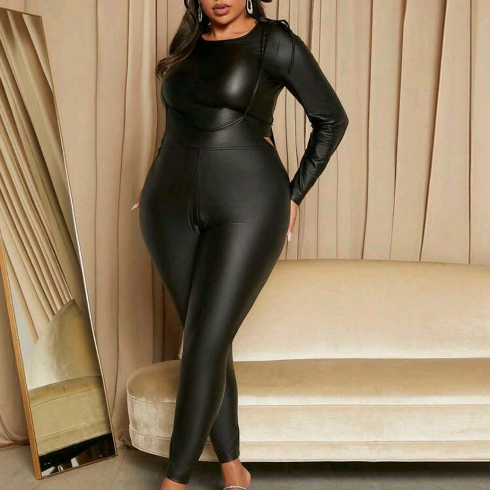 2pc Shein black faux leather top and pants in size 2x.